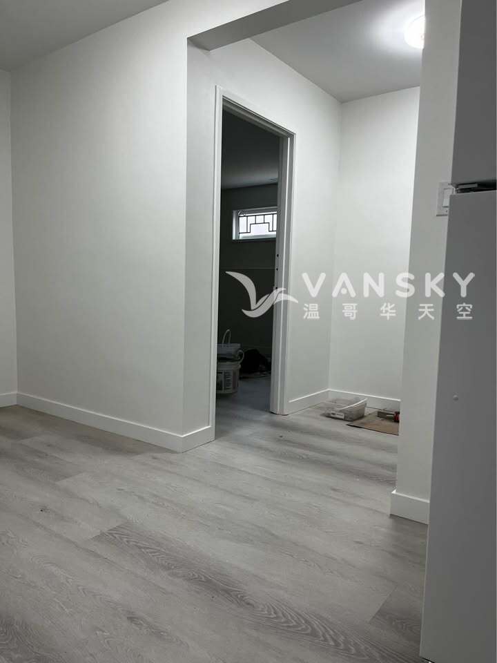 251026010255_Unit B - Entrance to N Room.jpg